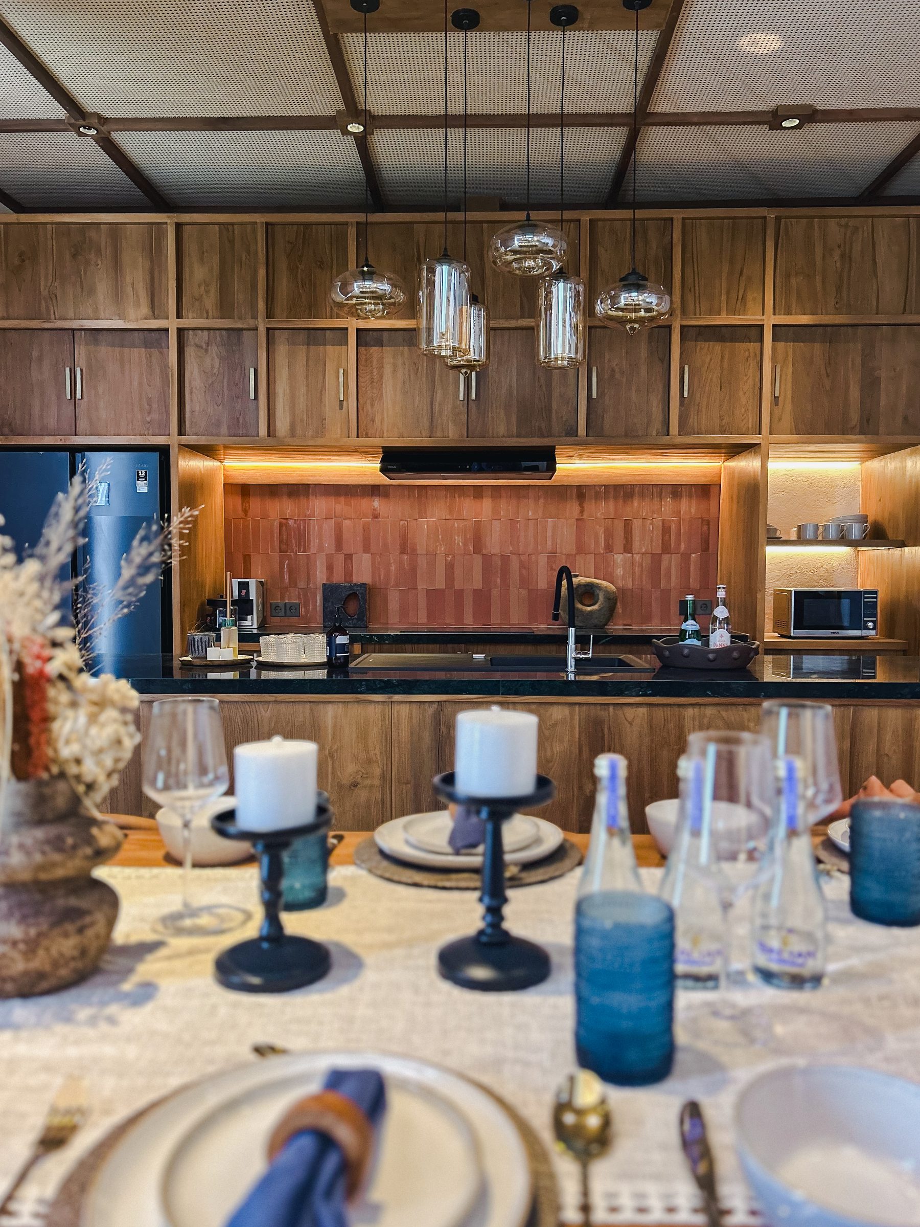 2BR Boutique — Dining