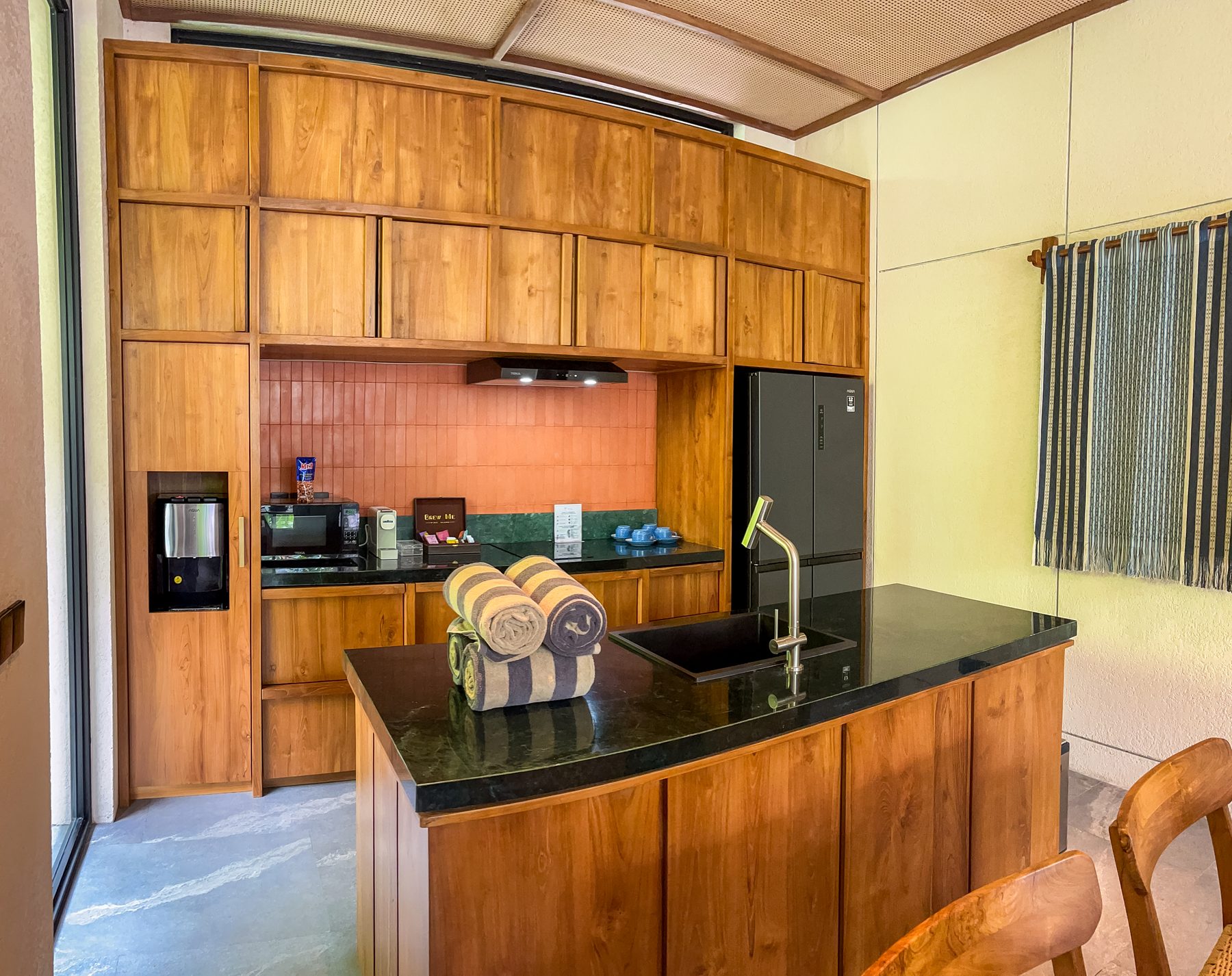 2BR Boutique — Full Kitchen